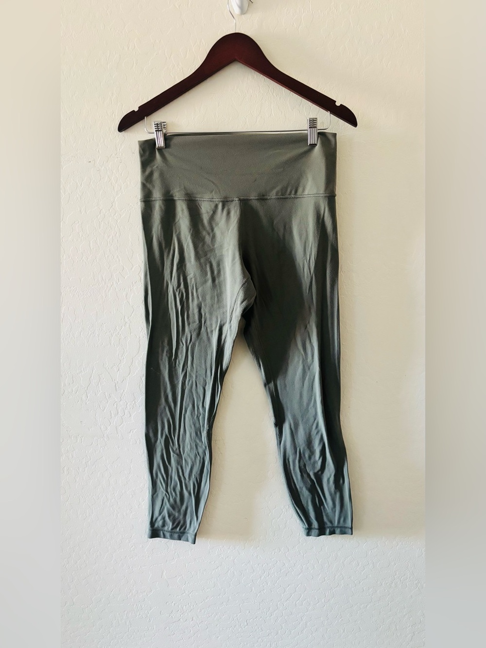 Lululemon Womens Green High Rise Cropped Leggings Size 10 Athletic Yoga